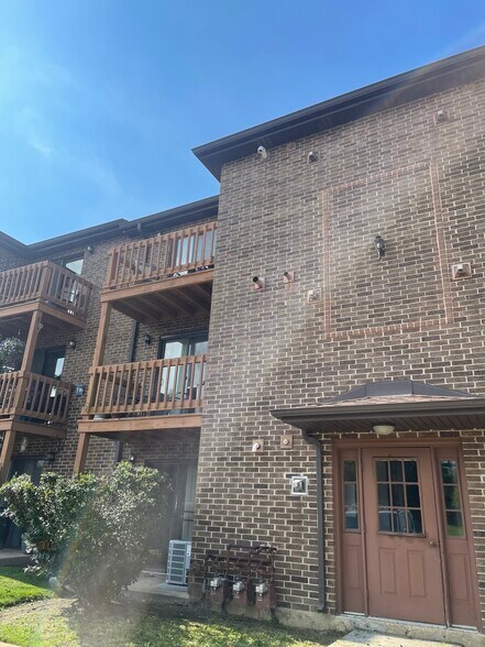 Building Photo - 2256 Abbeywood Dr