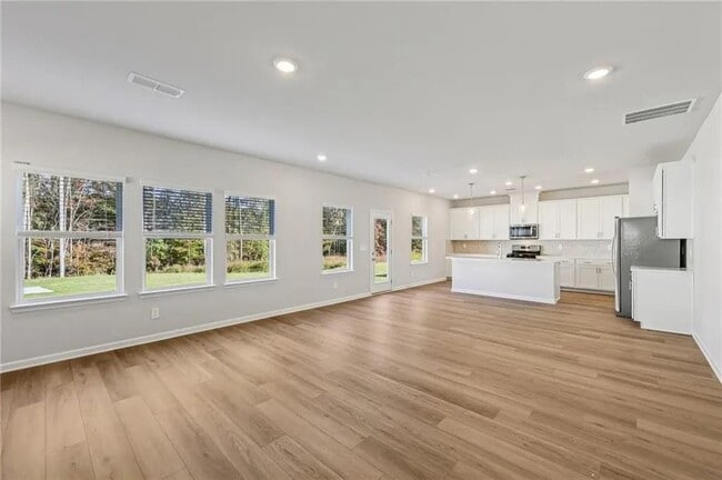 Building Photo - 265 Sequoia Ln