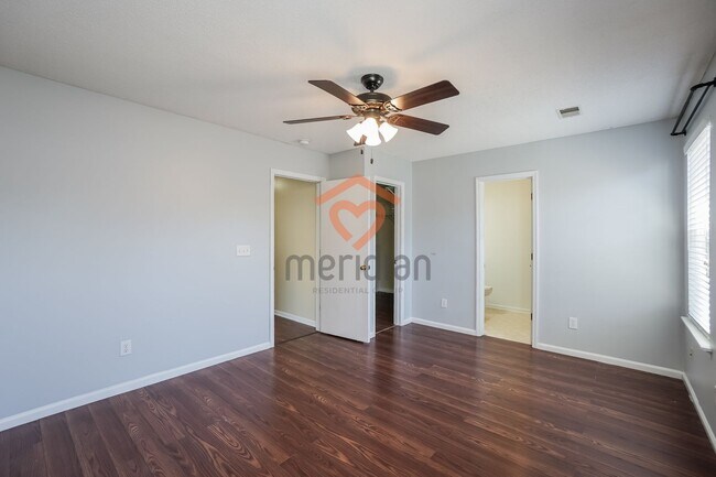 Building Photo - 3 Bedroom, 2.5 Bath - Ladson Area