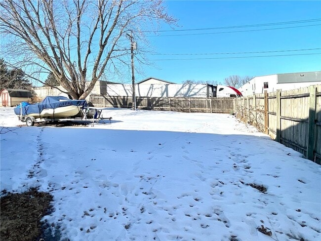 Building Photo - 6166 Upper 51st St N