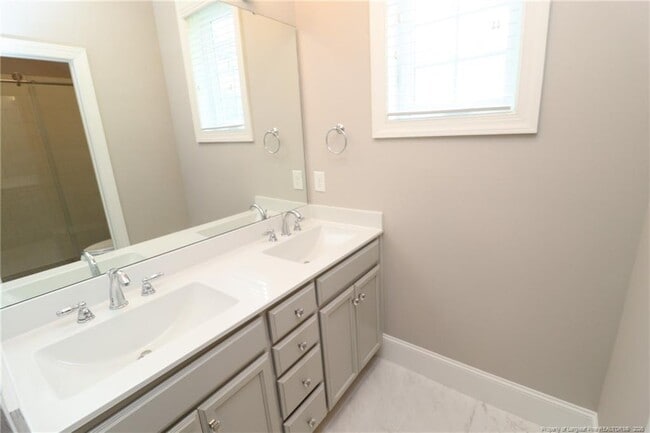 Building Photo - 2824 Plumfield Pl