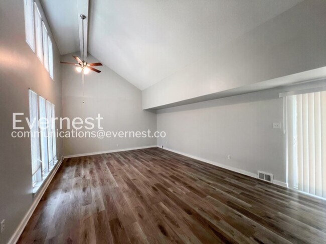 Building Photo - 3-Bed/2-Bath Home with Patio/Available Now!
