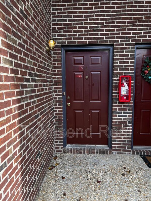 Building Photo - 1036 Ancestry Dr