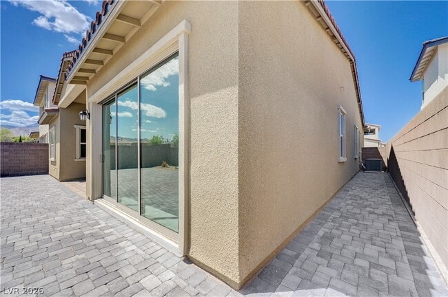 Building Photo - 11831 Giroma Ave