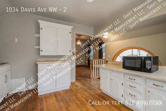 Building Photo - 1034 Davis Ave NW
