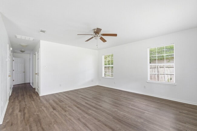 Building Photo - 406 S Maxey St