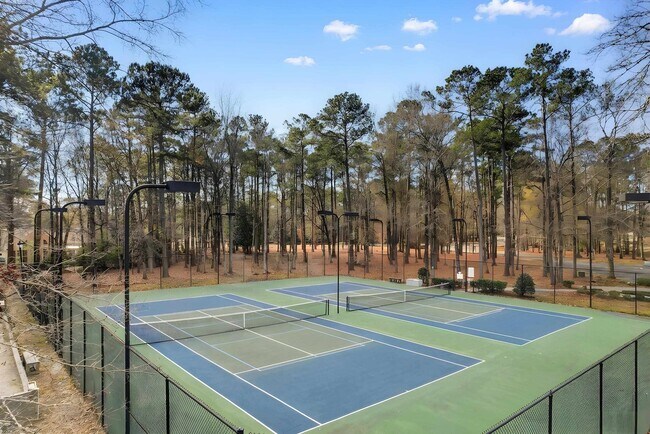 Building Photo - 161 Barclay Dr