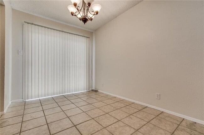 Building Photo - 8801 Piney Point Dr