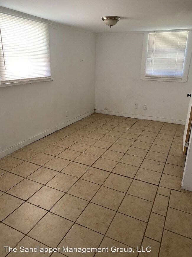 Building Photo - 1 br, 1 bath House - 3336A Kraft Avenue