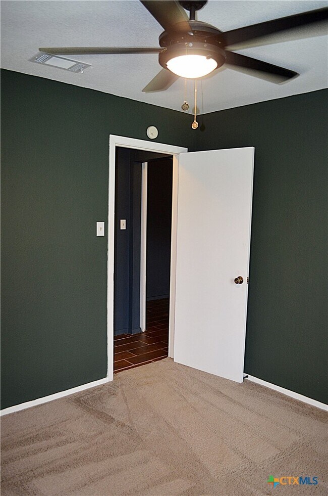 Building Photo - 4312 Creekside Dr