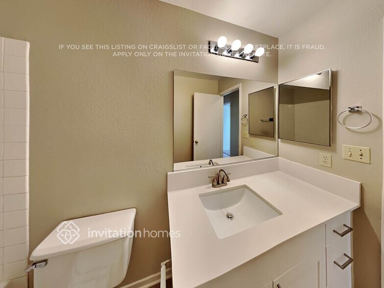 Building Photo - 2087 Club Crest Way