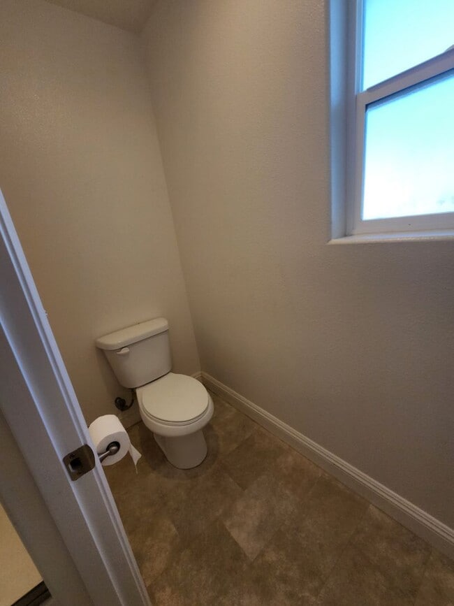 Building Photo - 231 Ninos Dr