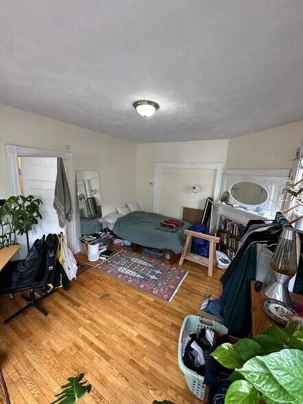 Building Photo - 33 Stone Ave