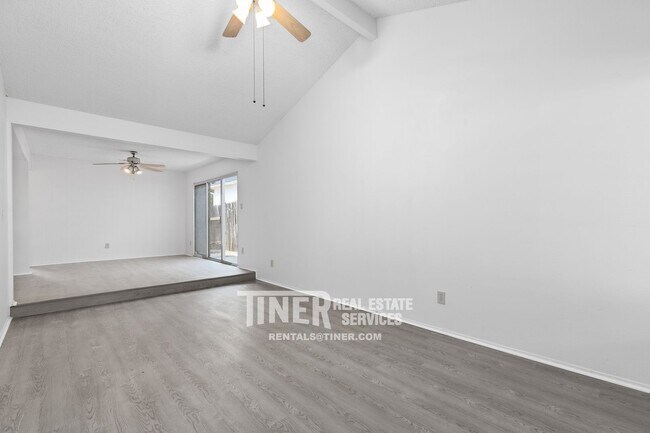 Building Photo - Charming Carmichael Duplex with Water Sewe...