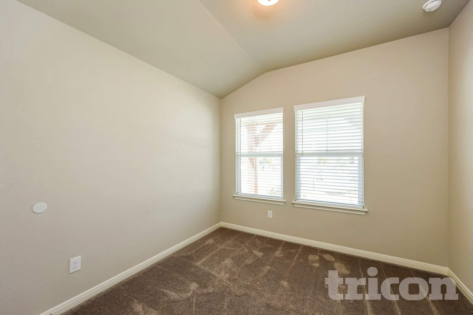 Building Photo - 13681 Paxton Blvd