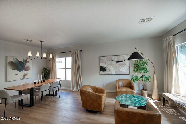 Building Photo - 1302 E Milada Dr