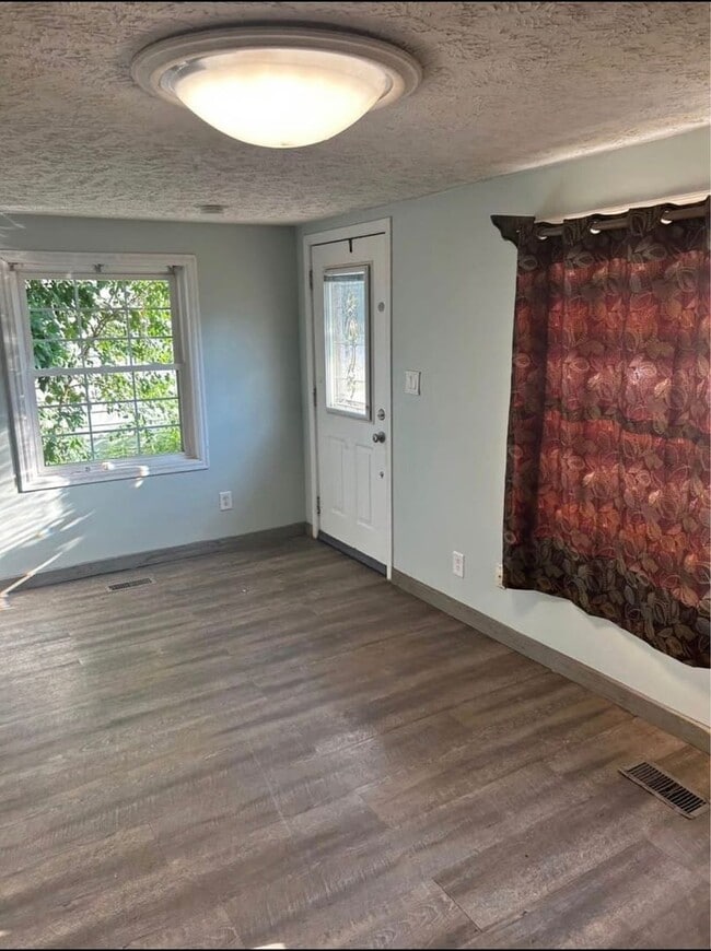 Building Photo - 6849 N Aurelius Rd