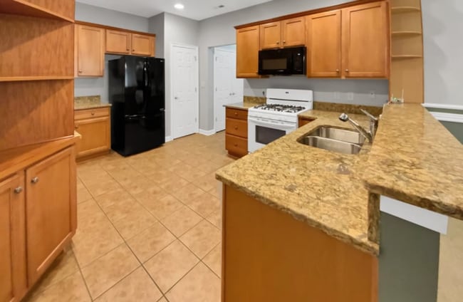 Building Photo - 5570 Prosperity View Dr