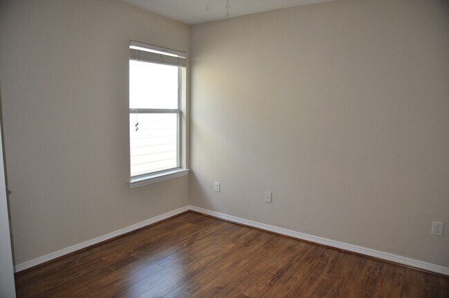 Building Photo - 20913 Sunrise Pine View Ln