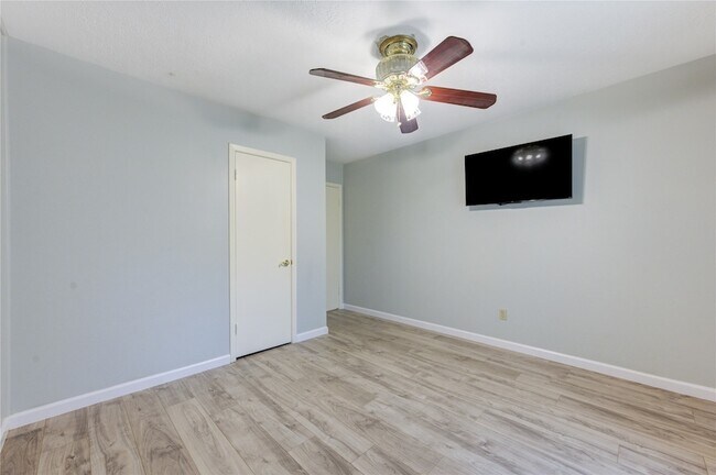 Building Photo - 16019 Fathom Ln