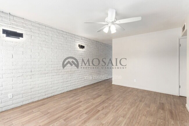 Building Photo - 1204 S McClintock Dr