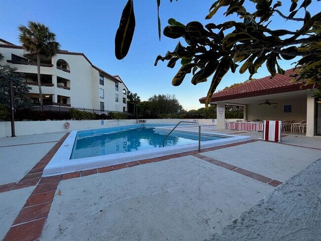 Building Photo - 9030 SW 125th Ave