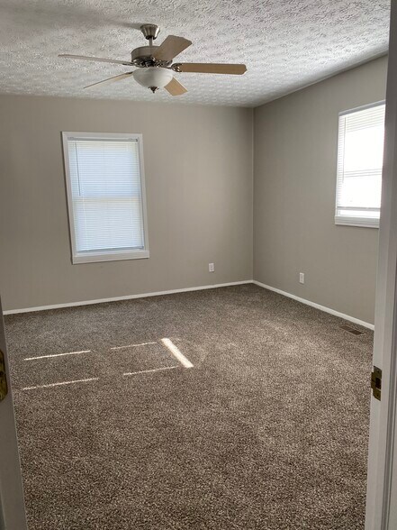 Building Photo - 3001 Underwood St