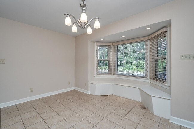 Building Photo - 2406 Jib Cir