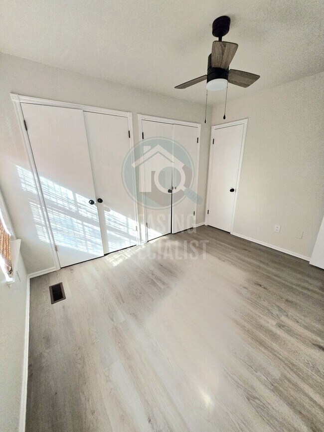Building Photo - West Norman 2 Bed 1.5 Bath Fully Remodeled...