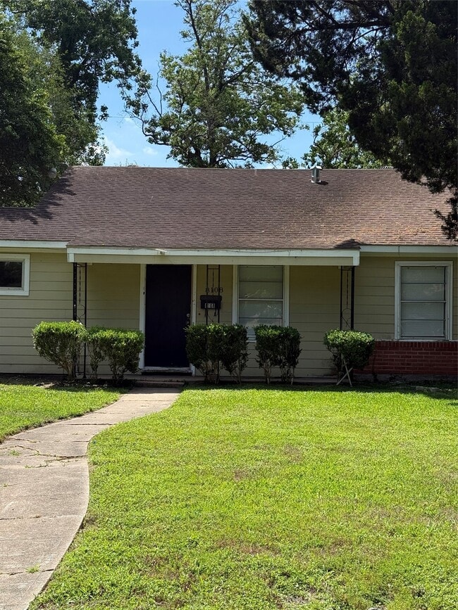 Building Photo - 8108 Wier Dr