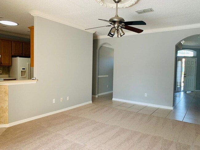 Building Photo - Beautiful 4 bed 3 bath plus Office and Pri...