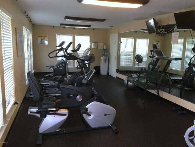 Building Photo - 10200 Belle Rive Blvd