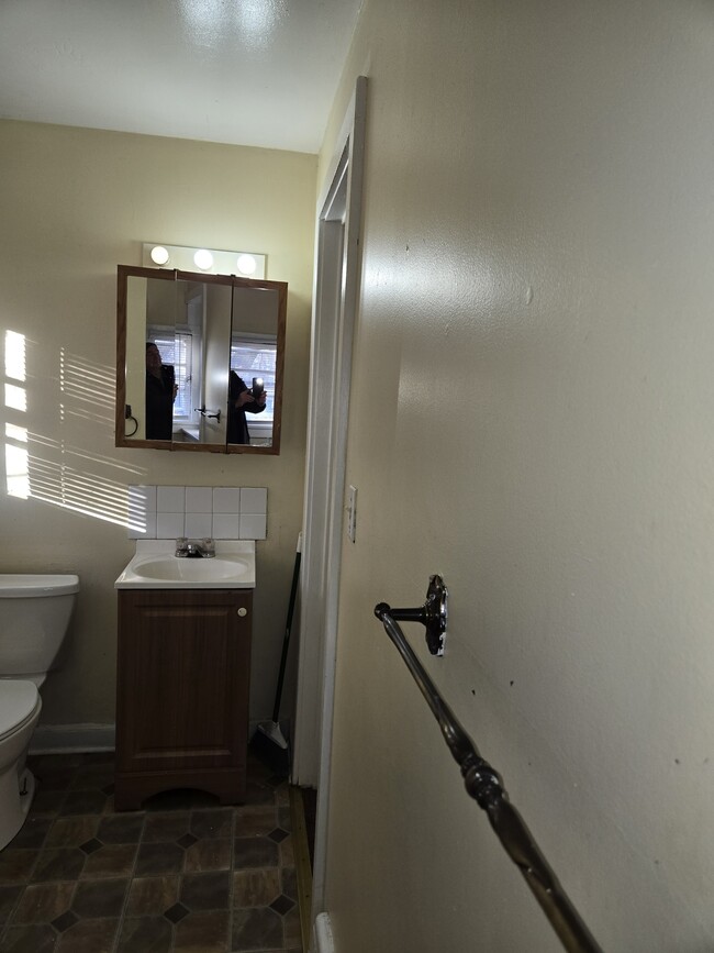 Building Photo - 2203 15th Ave