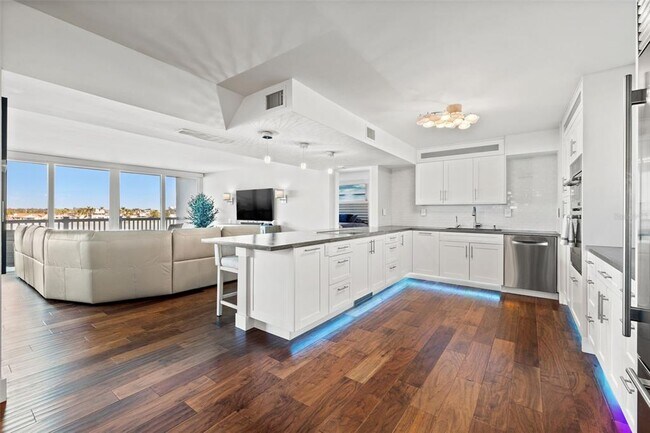 Building Photo - 500 Treasure Island Causeway