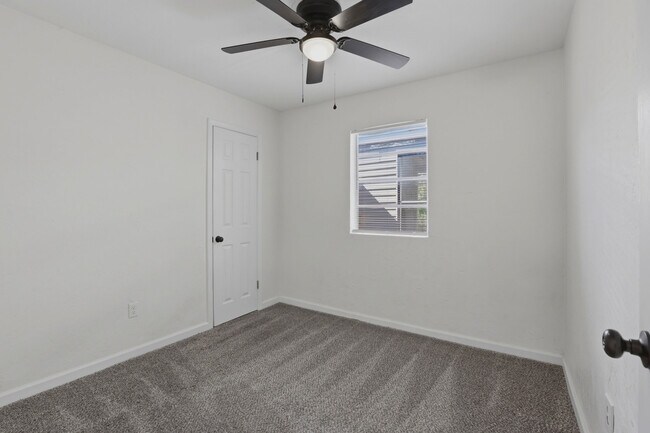 Building Photo - 321 SE 67th St