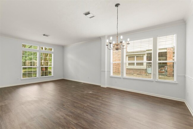 Building Photo - 2111 Blue Water Bay Dr