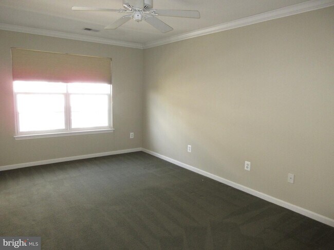 Building Photo - 3865 Eisenhower Ave