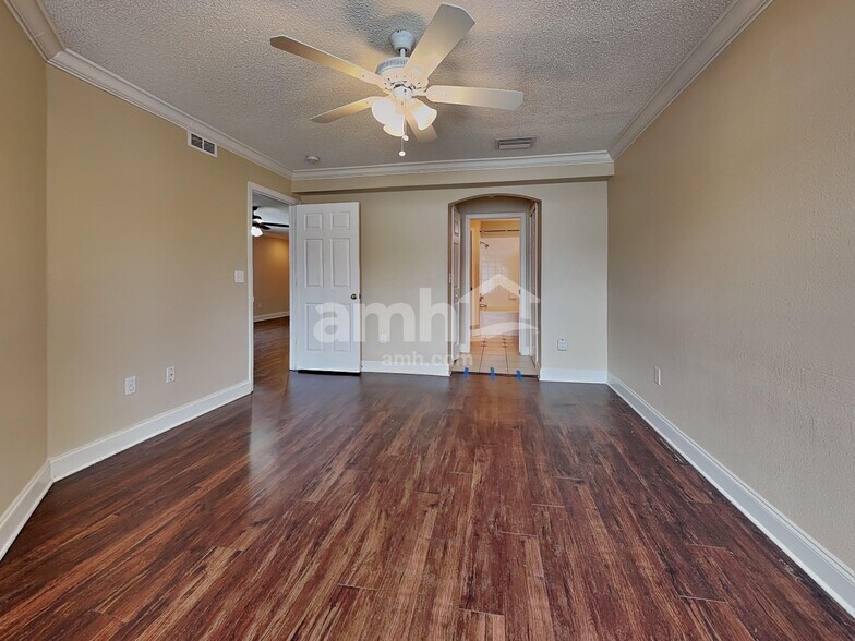 Building Photo - 28721 Seashell Ct