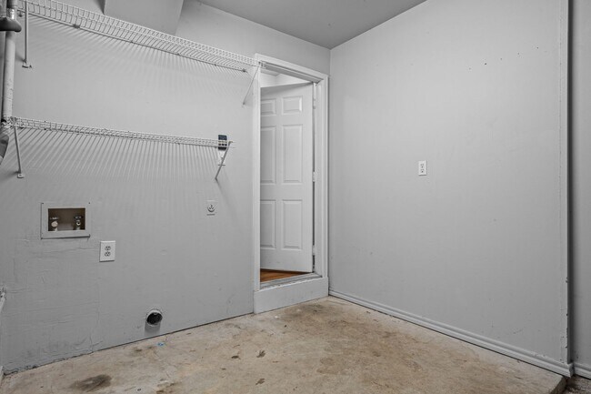 Building Photo - Pointe Condo - 360 / 2222 - Huge 1 Bd - Garage - Patio - Pool - Dog Park - $1090