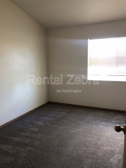 Building Photo - 6702 SE 80th Ave