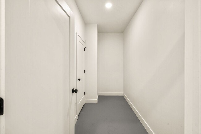 Building Photo - 4025 Boardwalk Rd