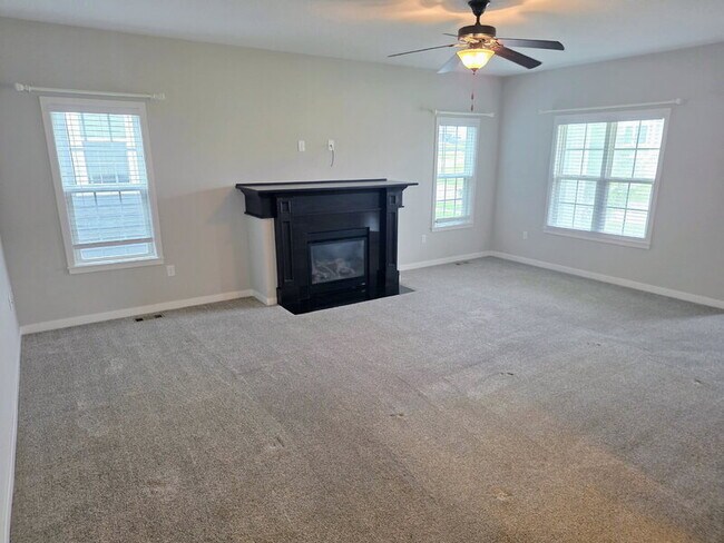 Building Photo - 5555 S Prairie View Dr