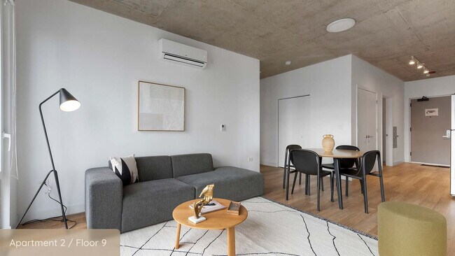 Building Photo - 853 W Blackhawk St