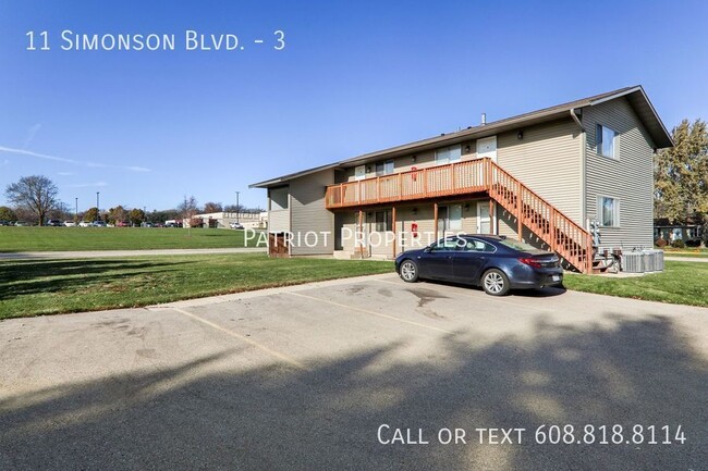 Building Photo - 2 bedroom/ 1 bath apartment in Deerfield, WI