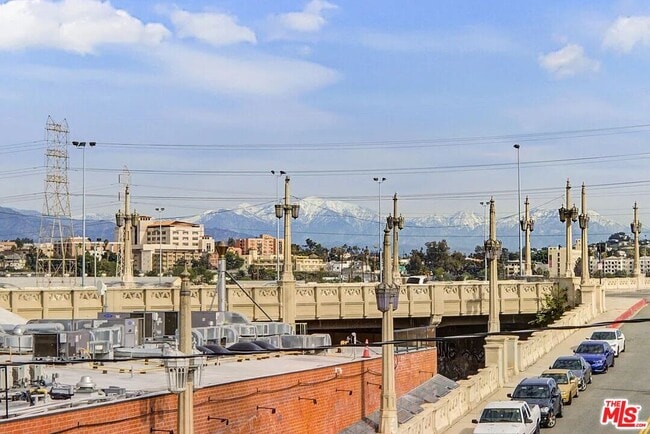 Building Photo - 500 Molino St