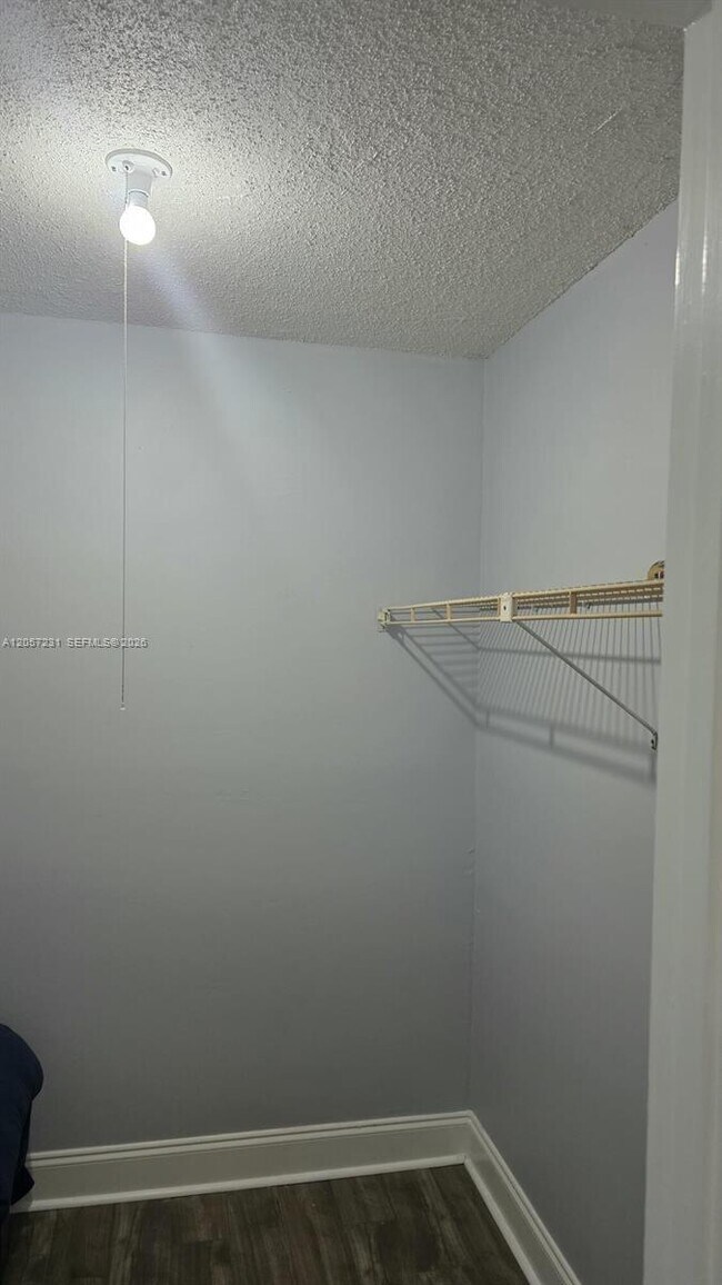Building Photo - 524 Osprey Dr
