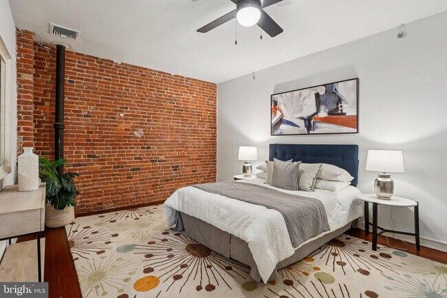 Building Photo - 810 N Hancock St