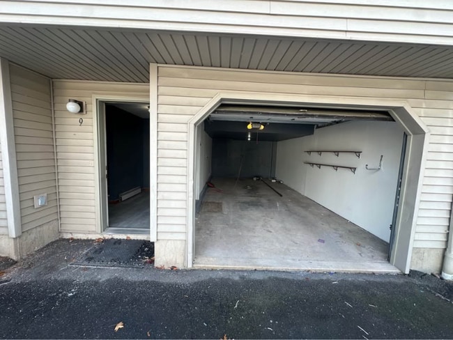 Building Photo - 17 Willis St