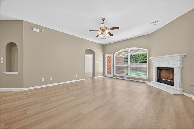 Building Photo - 21511 Venture Park Dr