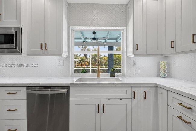 Building Photo - 16840 SW 87th Ave